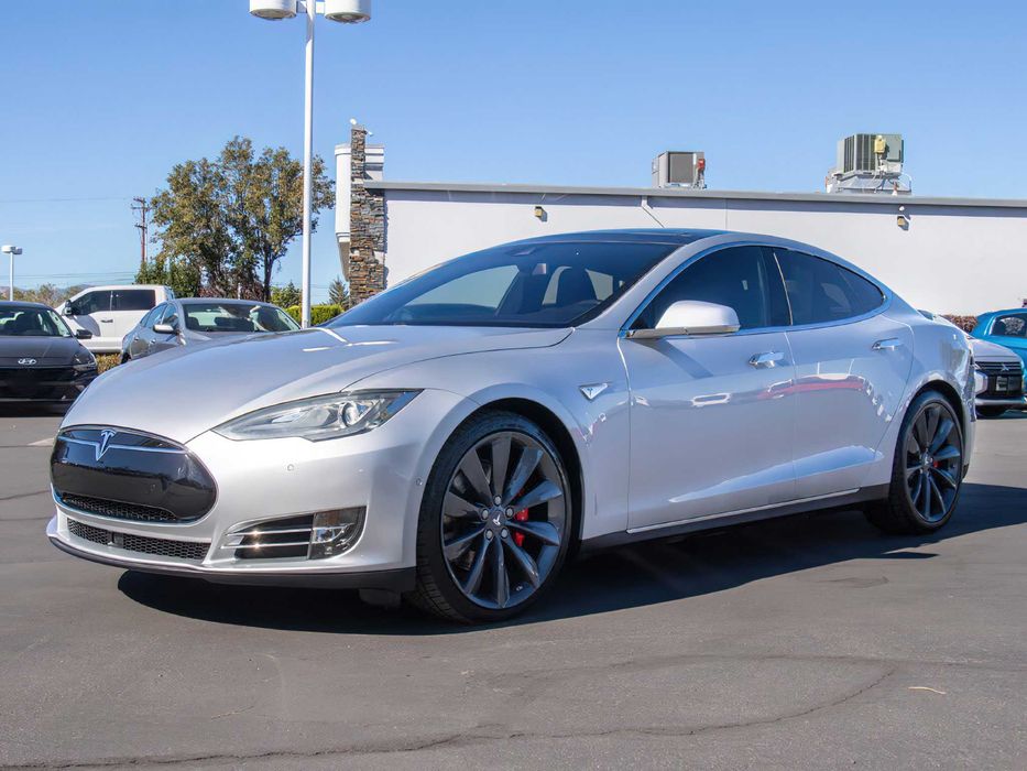 Tesla Model S P90D
