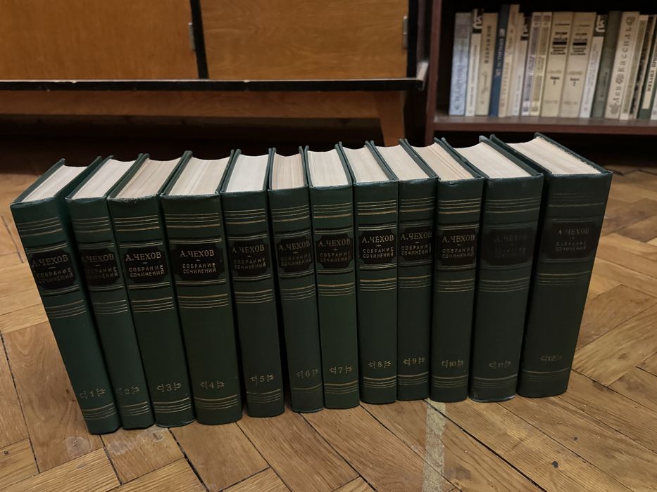 Набор книг , большая библиотека