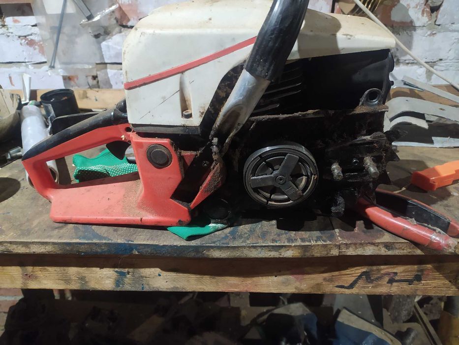 Продам бензопилу б у рабочая