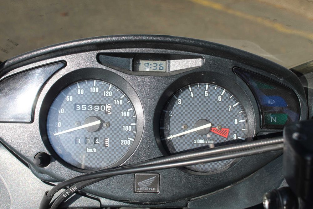 Honda Deauville 650V (2005) – Apenas 36.000km