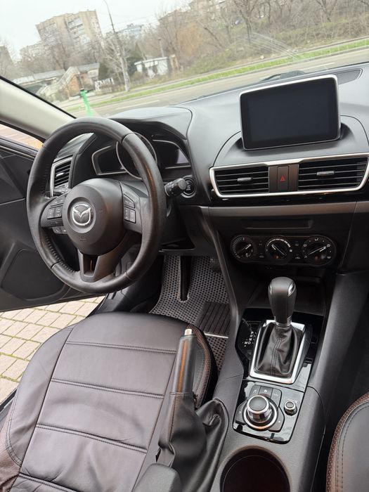 Машина Mazda 3 sport