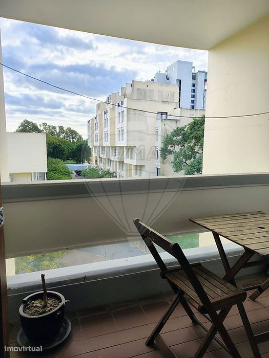Apartamento T1 para arrendamento