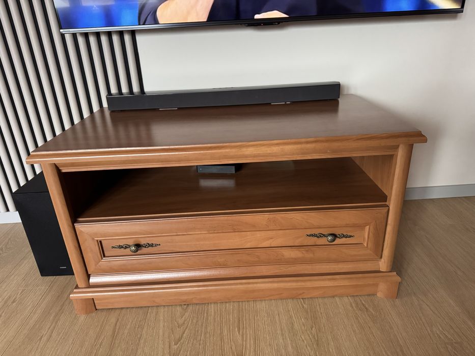 Szafka RTV wys. 55cm szer. 101cm.