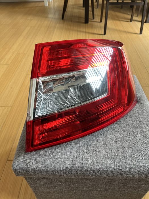 Skoda Octavia 3 HB lampa prawy tył bez led 2013-17