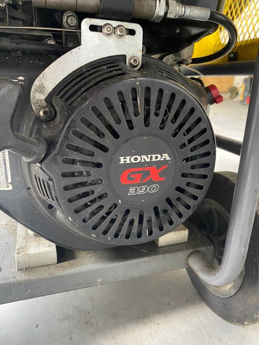 Sprzedam 2-ATLAS COPCO KAFAR + agregat  LP13-30P