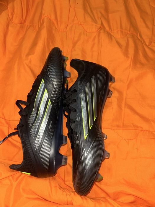 Chuteira Adidas F50