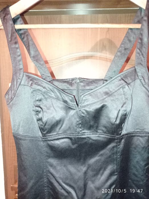 Czarna, błyszcząca sukienka r.38 15zl