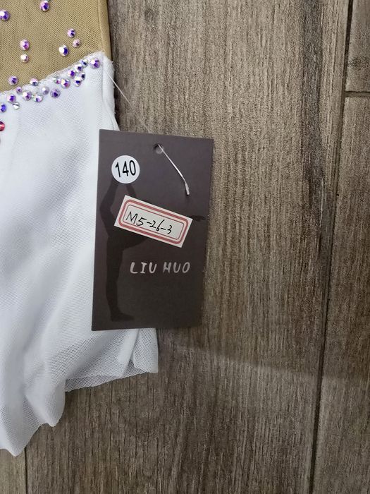 Strój body gimnastyczne, akrobatyka z cyrkoniami