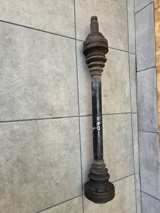 Półoś lewa tylna BMW E60 E61 530d duża głowa flansza 110mm lewy tył