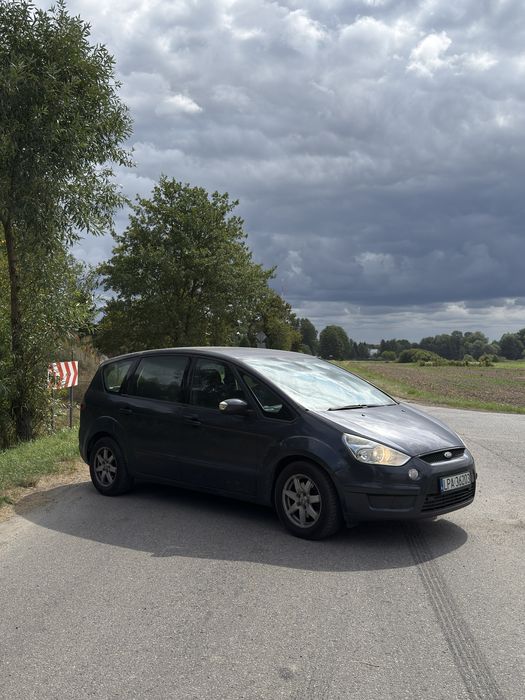Samochód Ford S-MAX
