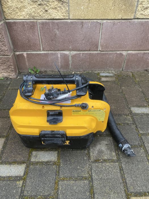 Пылесос аккумуляторный DeWalt DCV584L  Germany