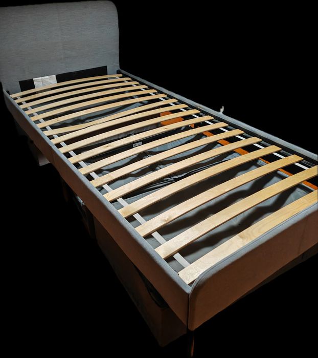 Vendo cama 90*200 com estrado