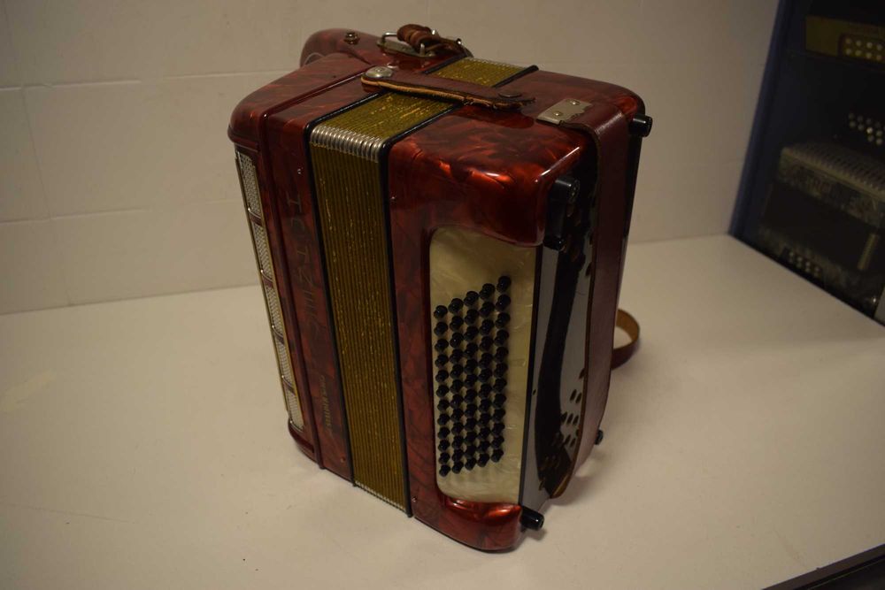 Acordeao Hohner Picolo 2 Voz. N. 31