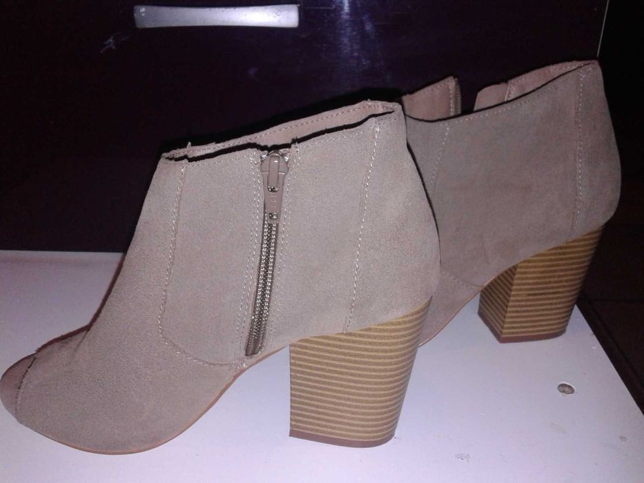 Buty letnie obcas -zamszowe rozmiar 37