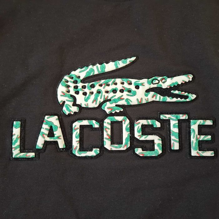 Czarna bluza z nadrukiem Lacoste