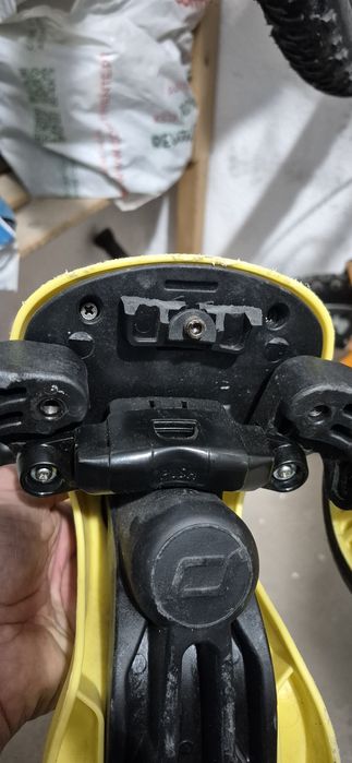 Trotinete Scoot and Ride Amarela