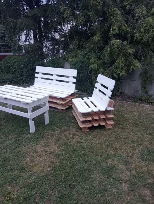 Zestaw mebli ogrodowych z recyklingu z elementami drewna dębowego