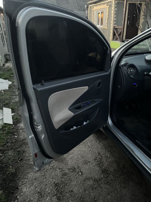 Продам Чудовий Кросовер Чері Беат 2011