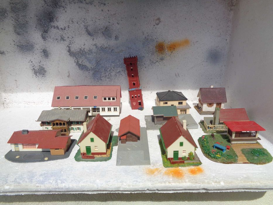 1:160 Lote de 12 construções diversas para pista comboio