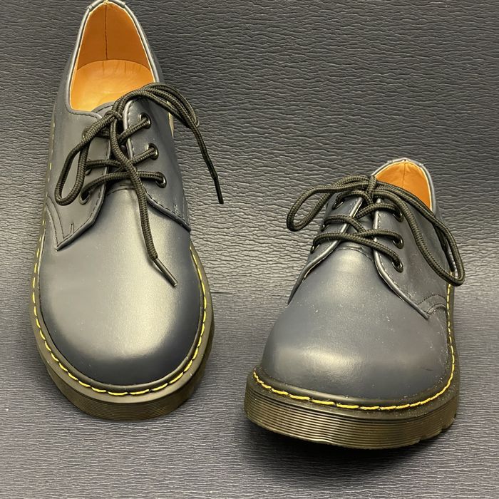 Półbuty klasyczne niebieskie glany martensy eleganckie