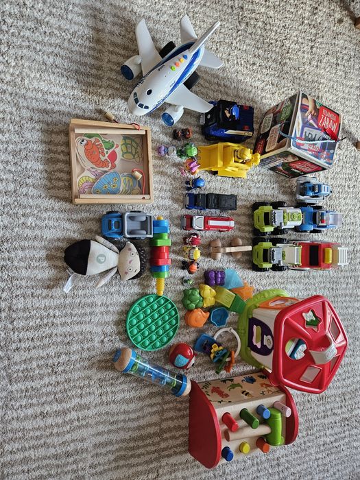 Zestaw zabawek dla dzieci
