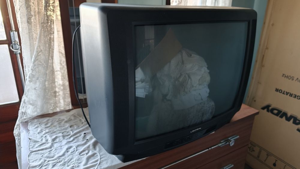 TV crown cores 55cm a trabalhar