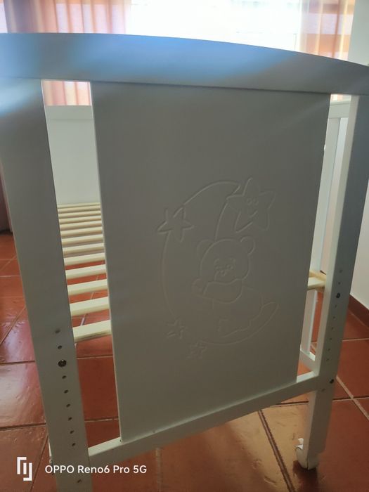 Cama bebé sem colchão como novo