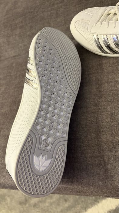 Adidasy NOWE balerinki biało srebrne 40