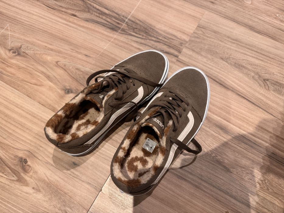 Tenis VANS ORIGINAIS Novos com pelo TAM 37 calca 37,5/38