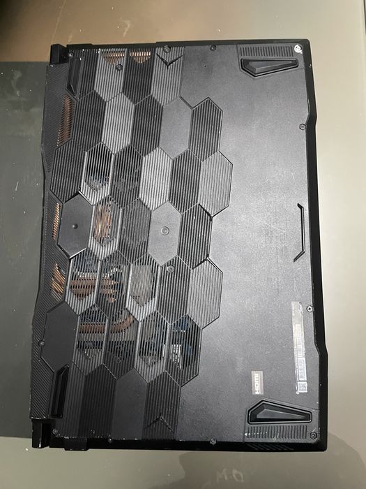 MSI Katana GF76 11UE - Avariado