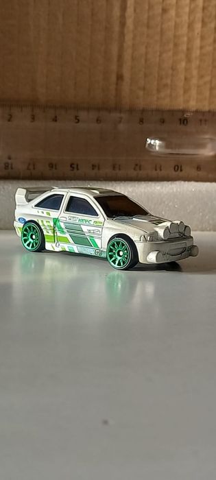 Ford escort rally 2015 hot wheels
