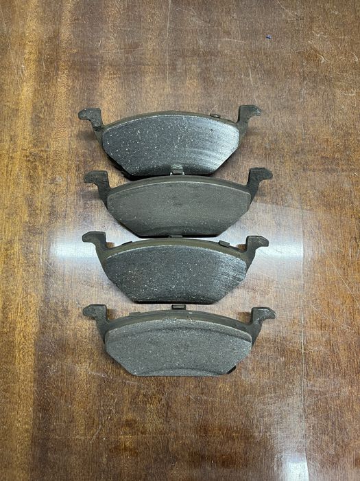 Гальмівні колодки VW Golf 4 передні тормозні накладки гольф 4 б/у