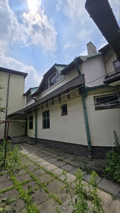 Продається приміщення під бізнес по вул. Федьковича - Степана Бандери (біля Вокзалу та Привокзального ринку)