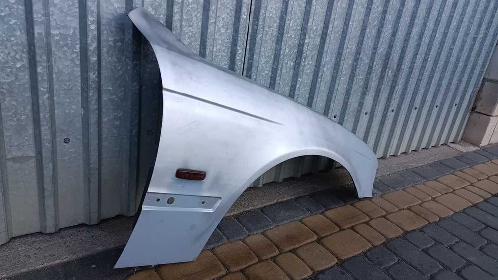 Błotnik Prawy Przód Bmw E39 sedan kombi