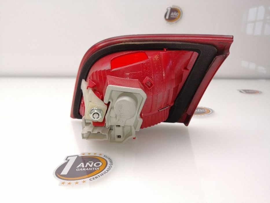 FAROLIM TRASEIRO ESQUERDO AUDI A3 2006 -8P4945093B