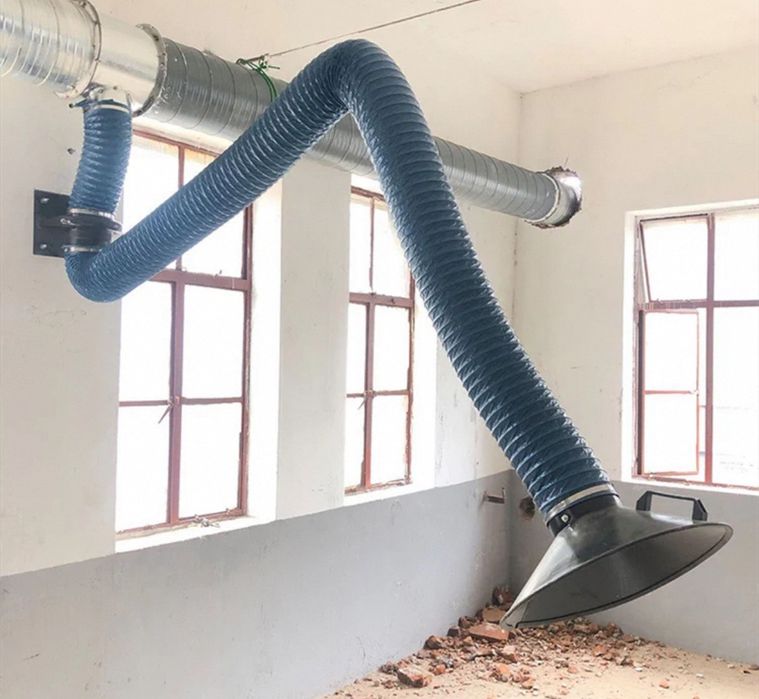 Tubeira articulada flexível para extração de fumos de soldadura