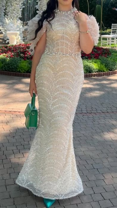 Сукня довга, підійде на випускний