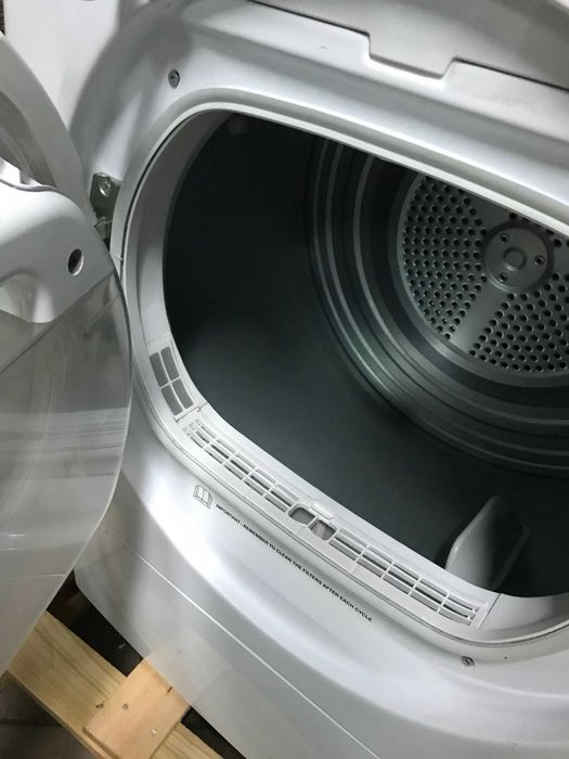 Suszarka do ubrań Candy slim cs4 h7a1de-s