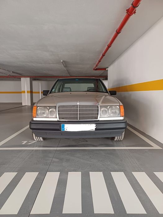 Mercedes Benz  250 D
