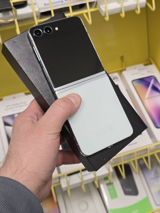 Samsung Galaxy Flip 5 256gb відмінний на подарунок