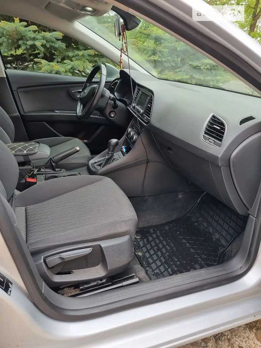 Автомобіль Seat Leon 2014