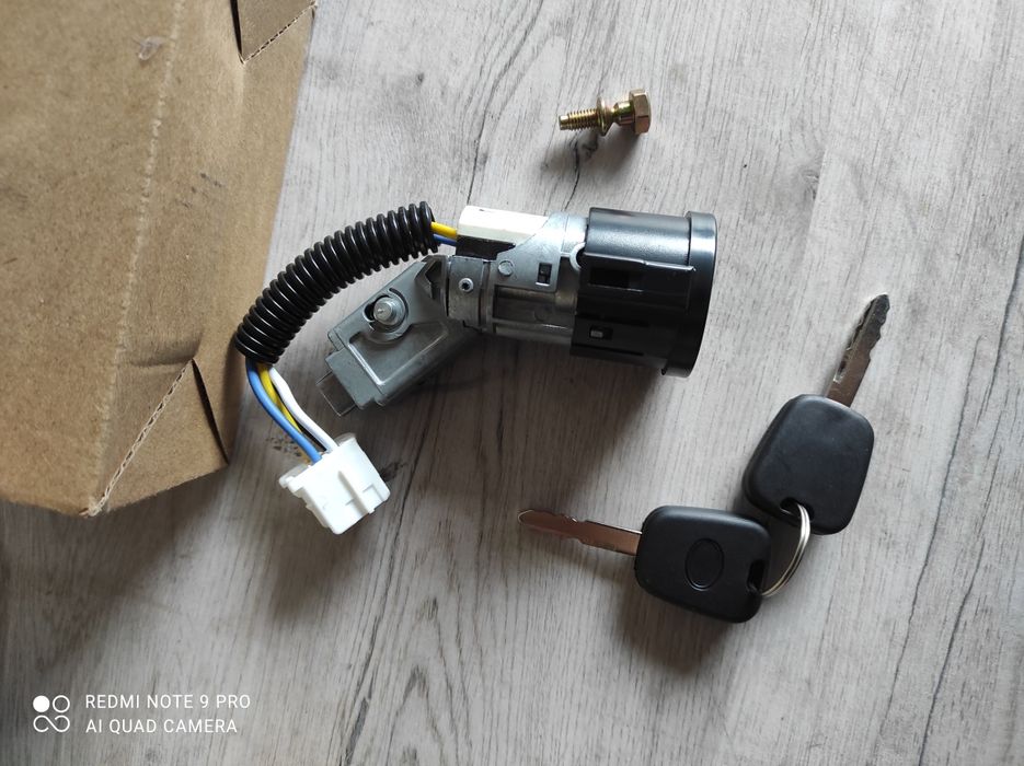 Замок запалювання зажигания ключ Peugeot 107 Citroen c1 Aygo Пежо 107