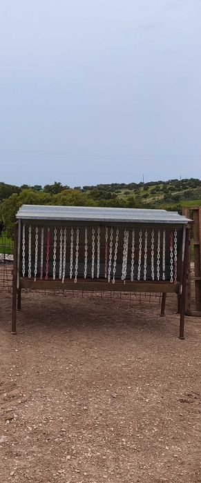 Comedouro para vitelos