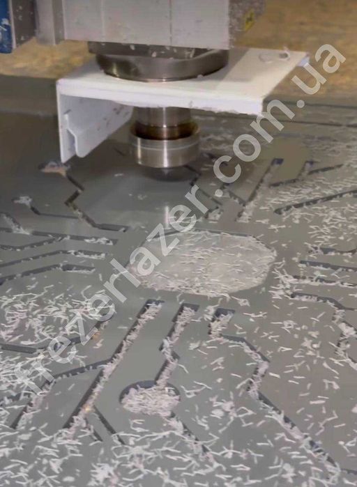 Фрезерний розкрій матеріалів-фанера,МДФ,пластик,дерево та ін.неметалів