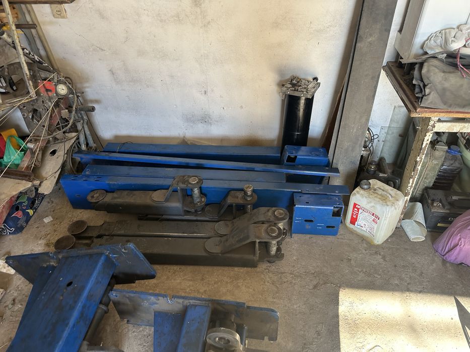 Підйомник автомобільний 2-х стійковий 4 т MAHA