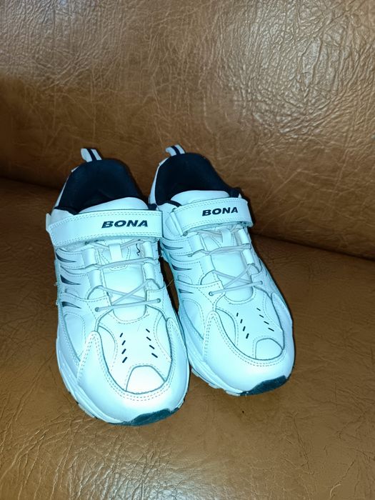 Кросівки жіночі шкіряні