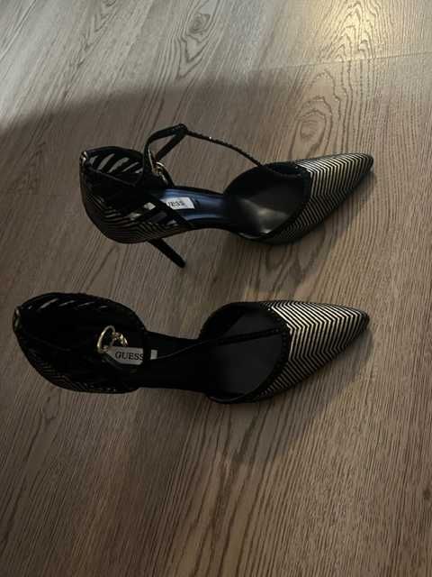 Buty szpilki welur Guess