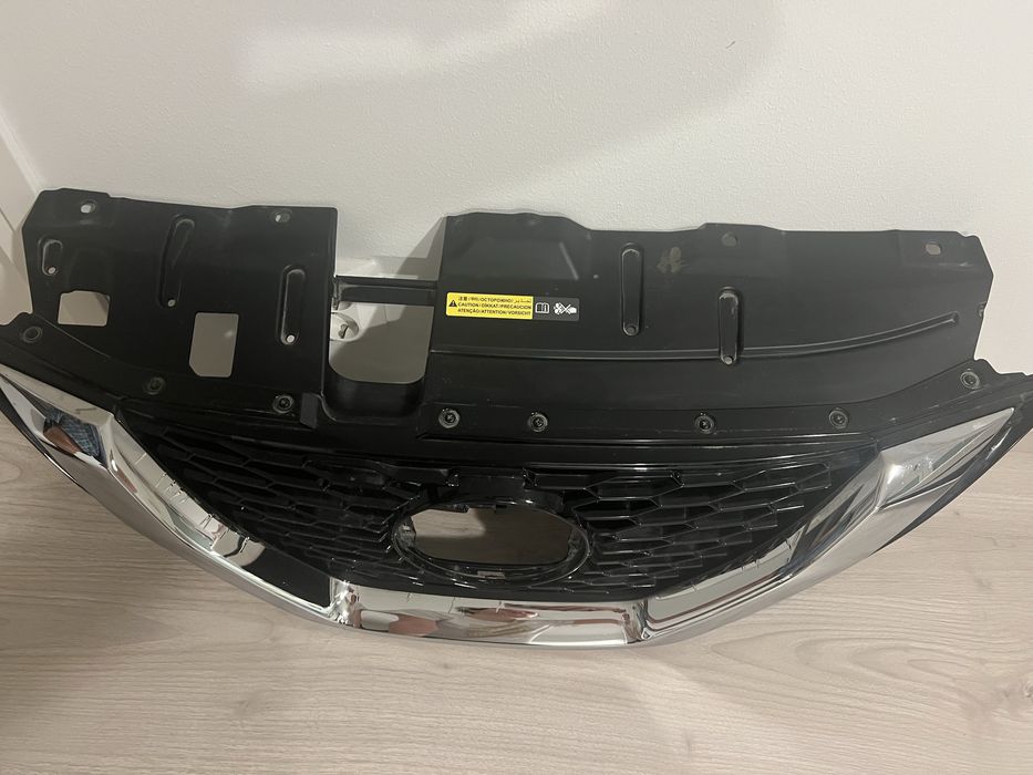 Продам решітку радіатора Nissan Qashqai 2020 року