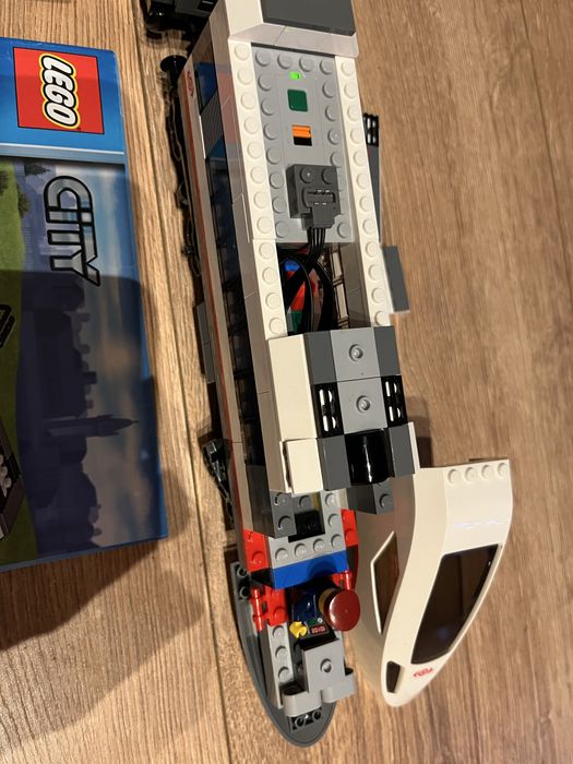 Lego pociąg pasażerski 60051
