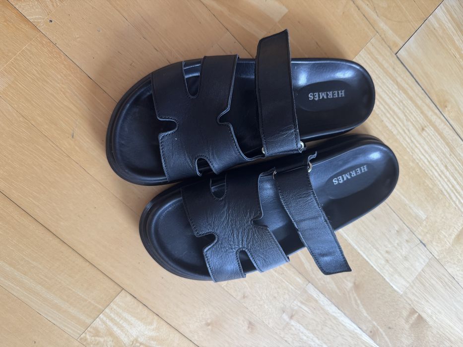 Klapki skórzane na rzepy